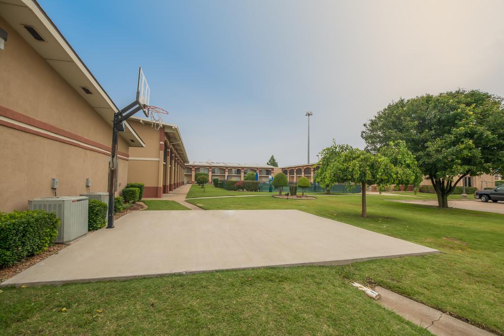 Howard Johnson By Wyndham Oklahoma City Okc Airport, Fairgrounds, I40 Extérieur photo