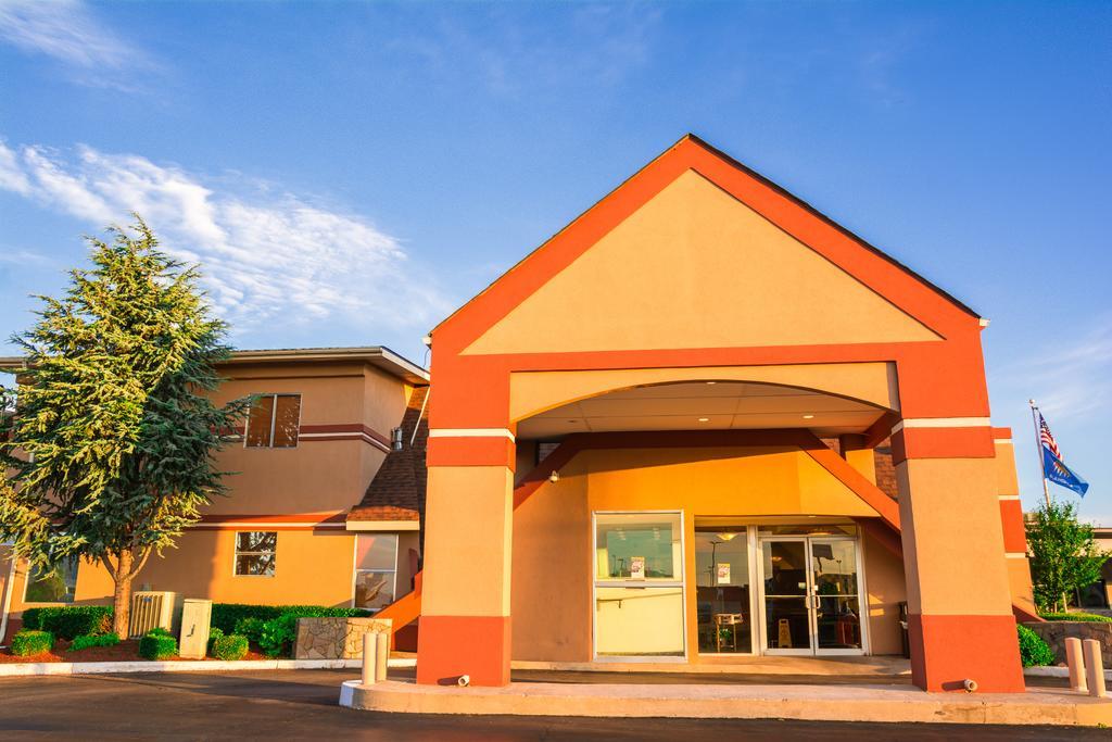 Howard Johnson By Wyndham Oklahoma City Okc Airport, Fairgrounds, I40 Extérieur photo